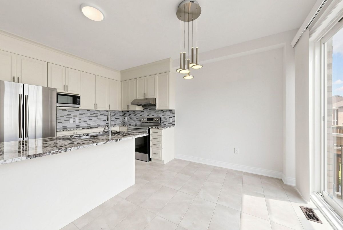 22 Mondial Crescent 22 Mondial Crescent East Gwillimbury