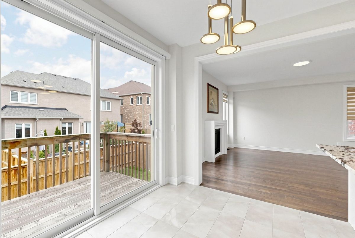 22 Mondial Crescent 22 Mondial Crescent East Gwillimbury