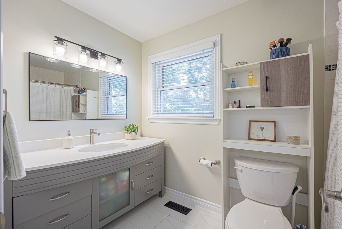 380 Selby Crescent 380 Selby Crescent Newmarket