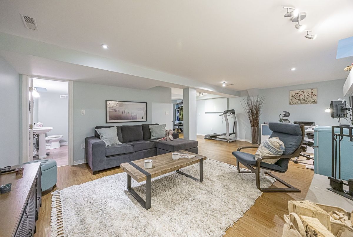 380 Selby Crescent 380 Selby Crescent Newmarket