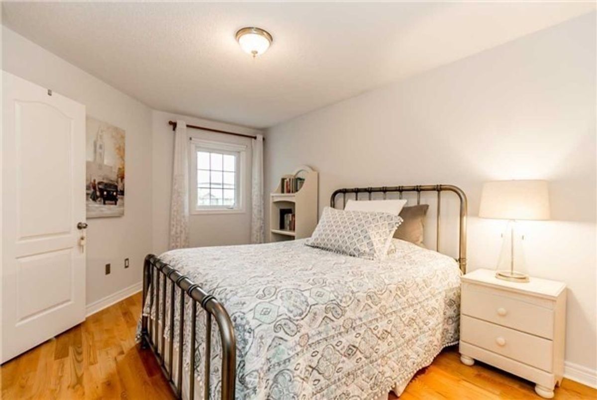 746 Stonehaven Ave 746 Stonehaven Ave Newmarket