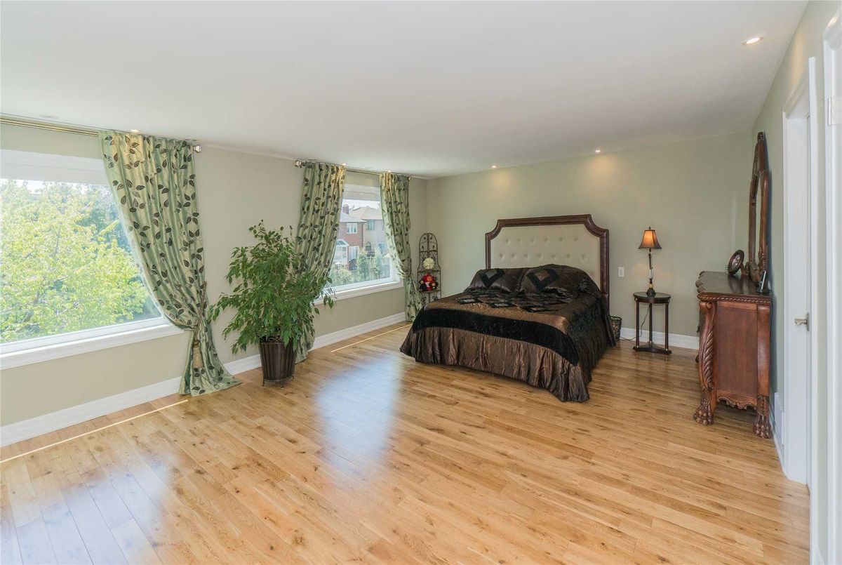 167 Arnold Ave 167 Arnold Ave Vaughan