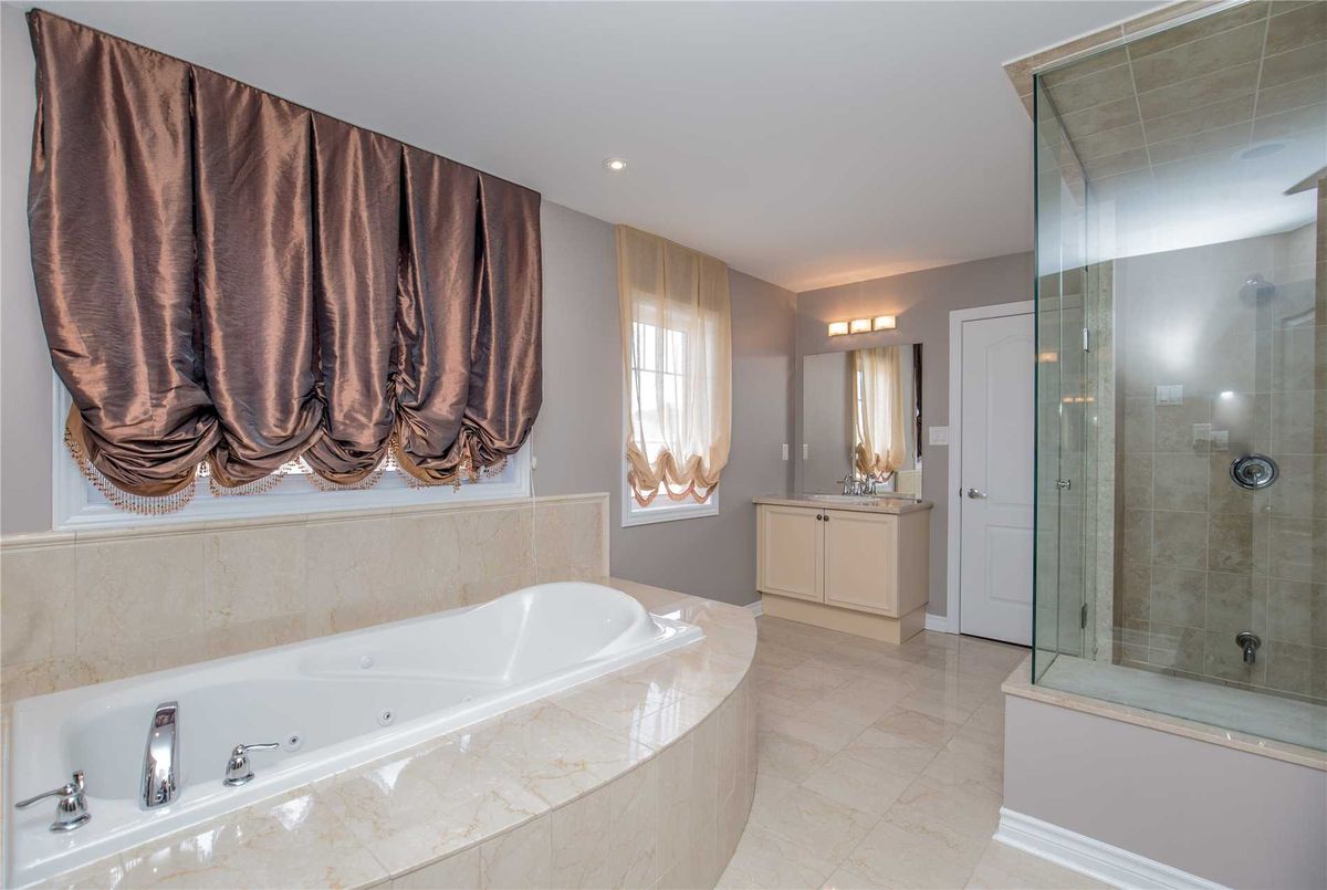 82 Puccini Dr 82 Puccini Dr Richmond Hill