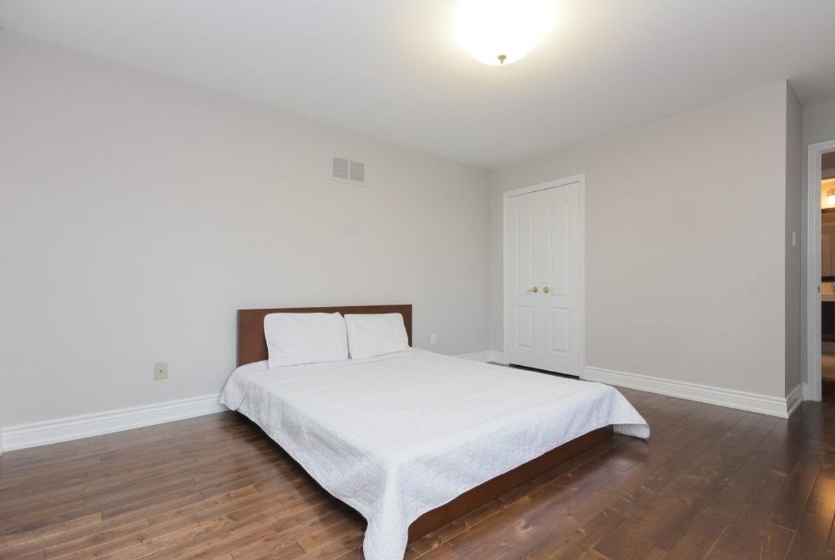 26 Hillholm Blvd 26 Hillholm Blvd Richmond Hill