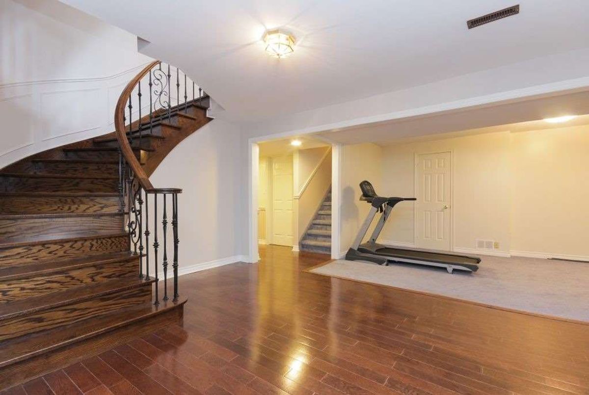 26 Hillholm Blvd 26 Hillholm Blvd Richmond Hill