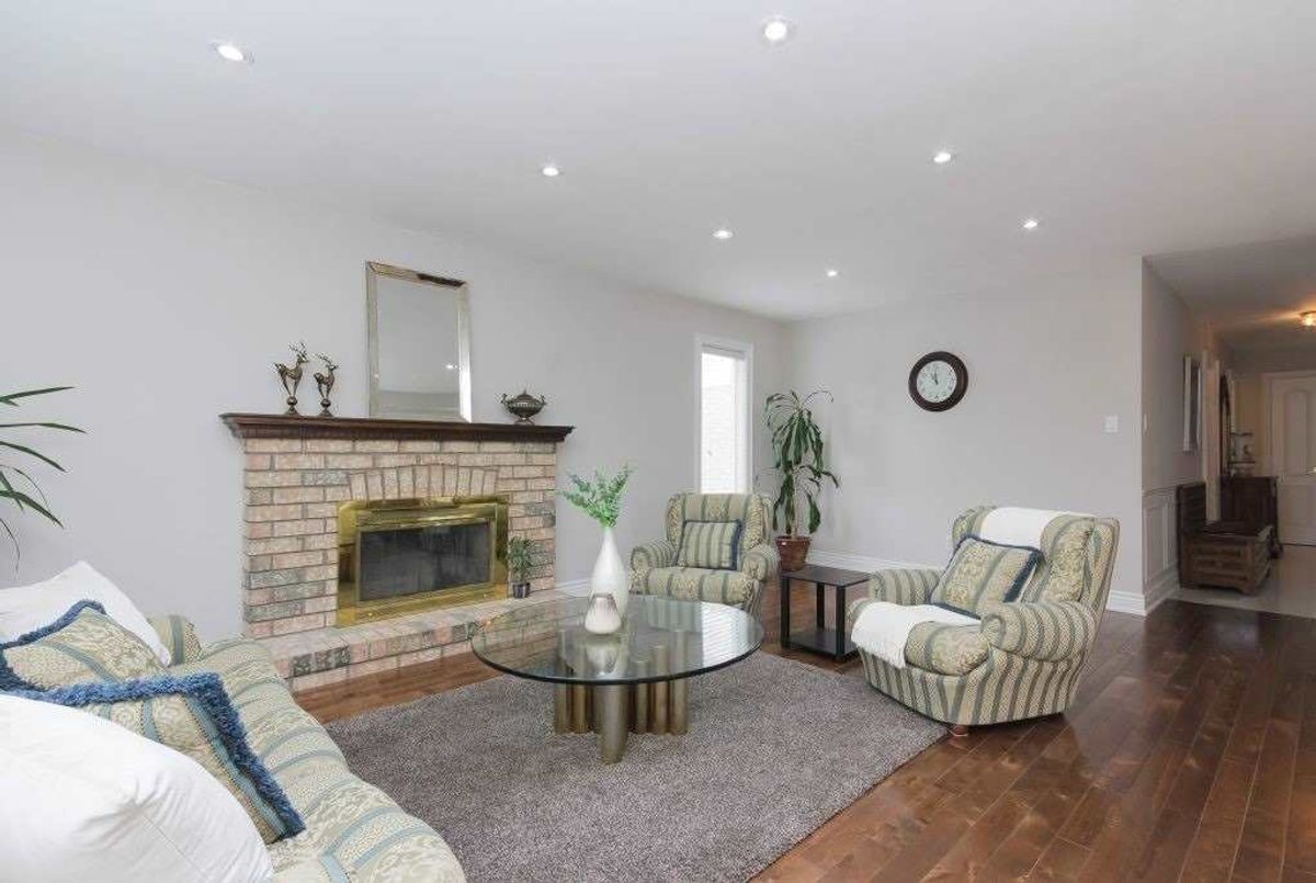 26 Hillholm Blvd 26 Hillholm Blvd Richmond Hill