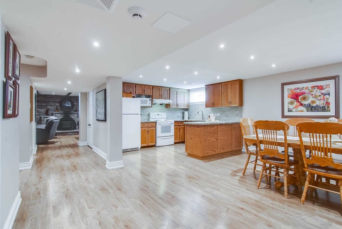 59 Walmer Rd 59 Walmer Rd Richmond Hill