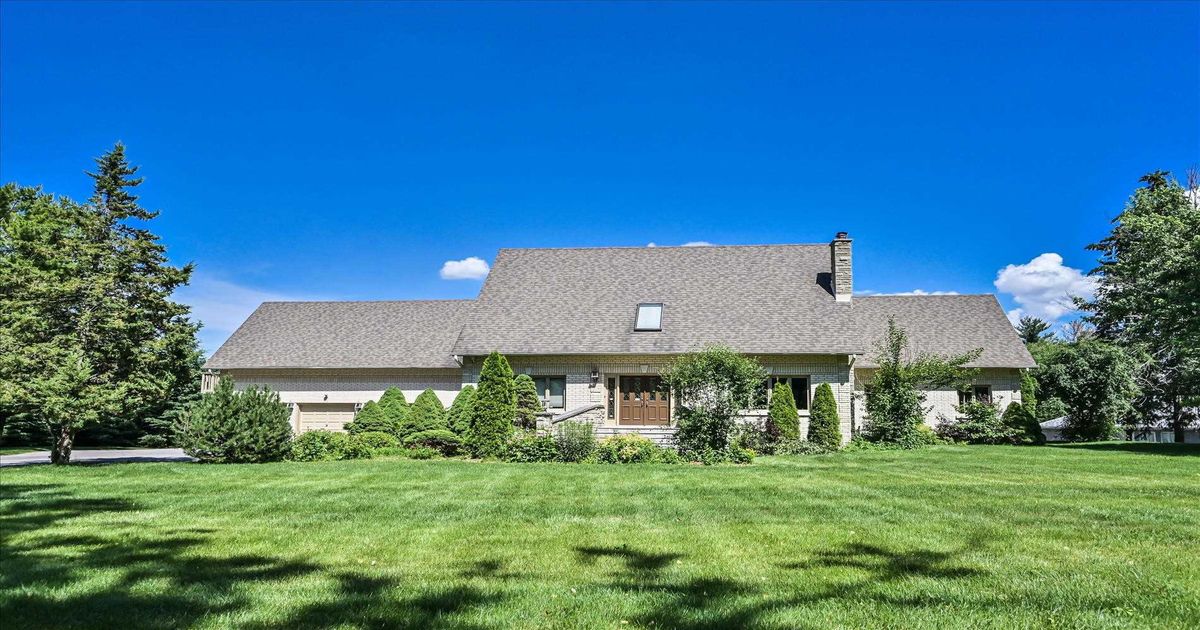11 Ridgewood Dr Richmond Hill