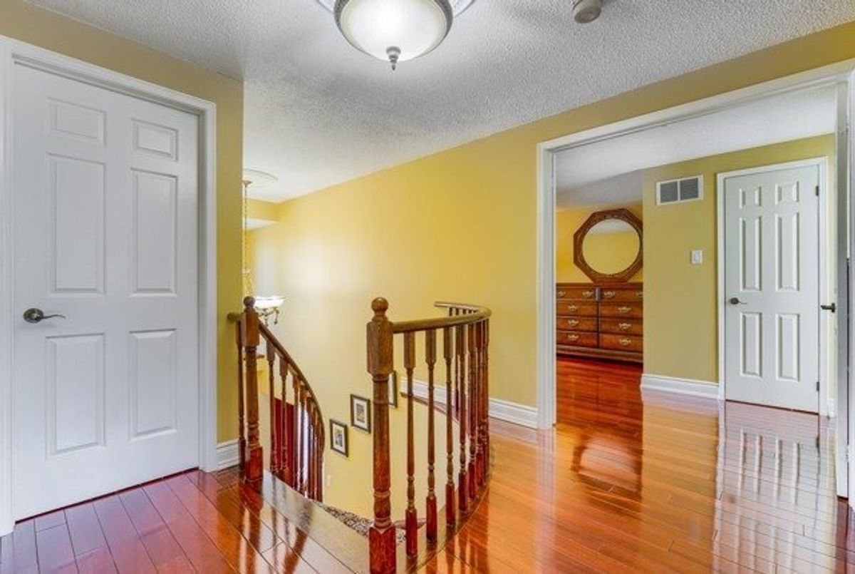 27 Bradbeer Cres 27 Bradbeer Cres Vaughan