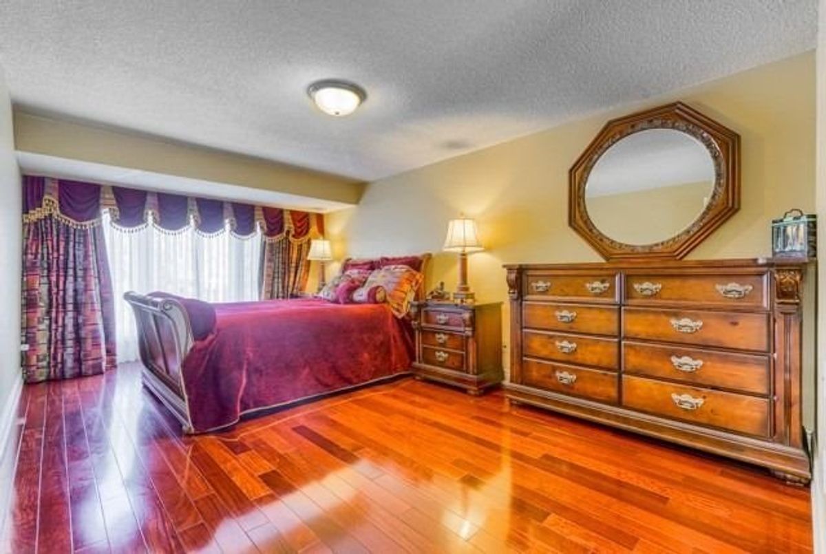 27 Bradbeer Cres 27 Bradbeer Cres Vaughan