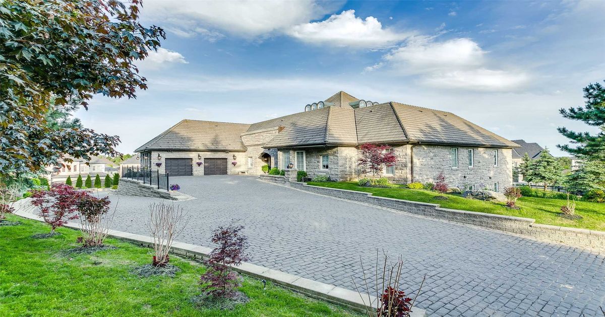 16 Finesse Crt Richmond Hill