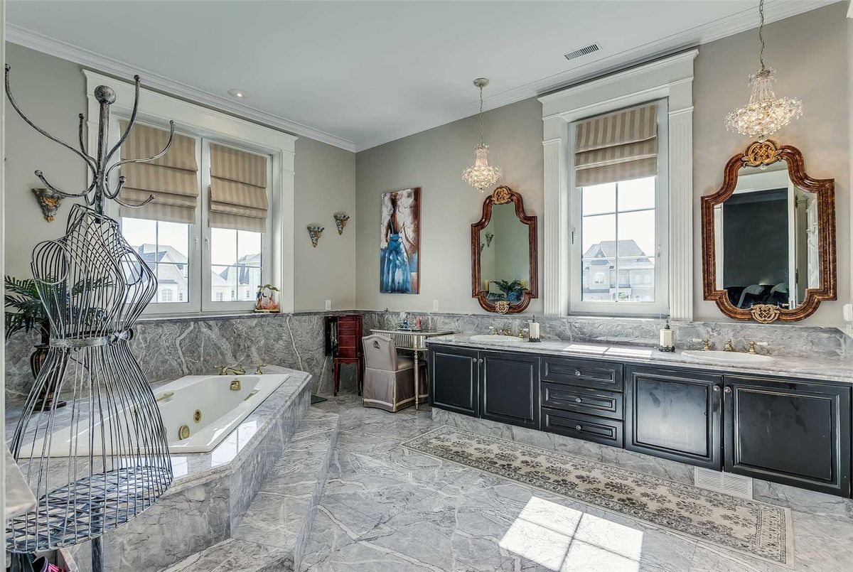 16 Finesse Crt 16 Finesse Crt Richmond Hill