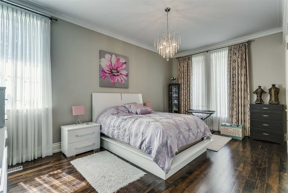 16 Finesse Crt 16 Finesse Crt Richmond Hill