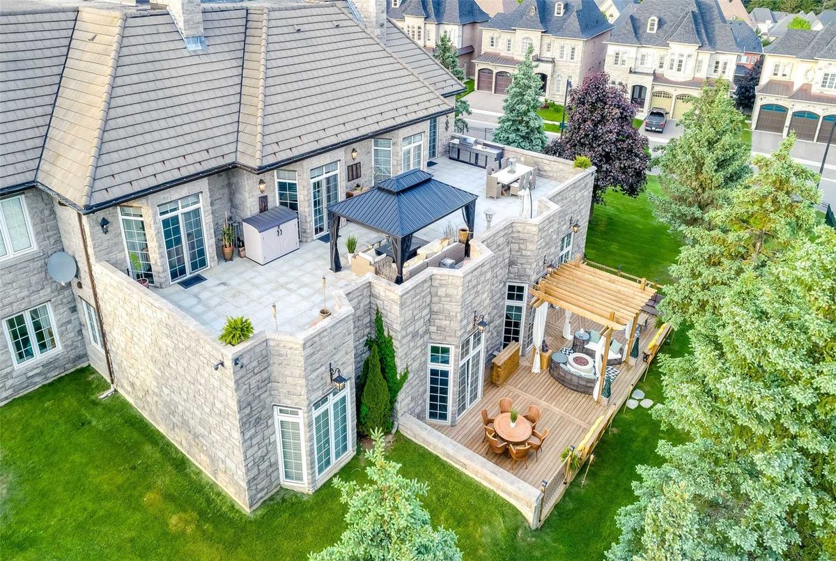 16 Finesse Crt 16 Finesse Crt Richmond Hill