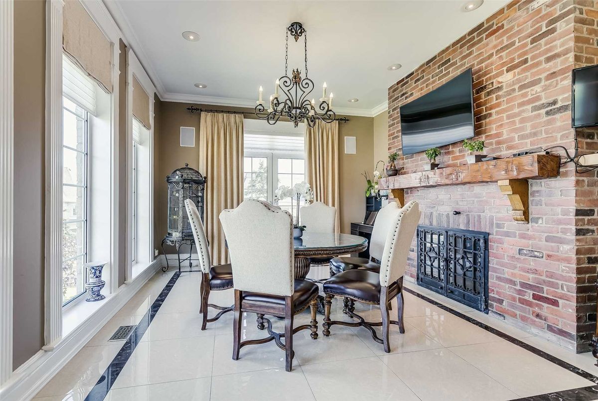 16 Finesse Crt 16 Finesse Crt Richmond Hill