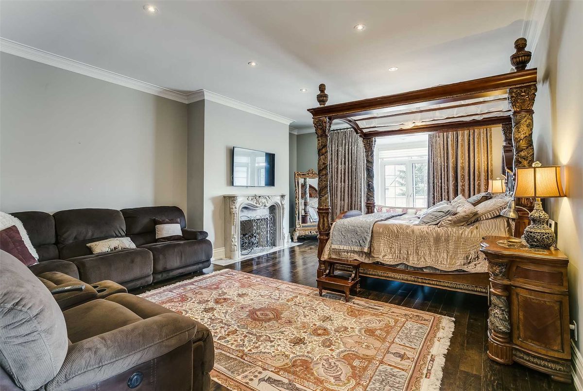 16 Finesse Crt 16 Finesse Crt Richmond Hill