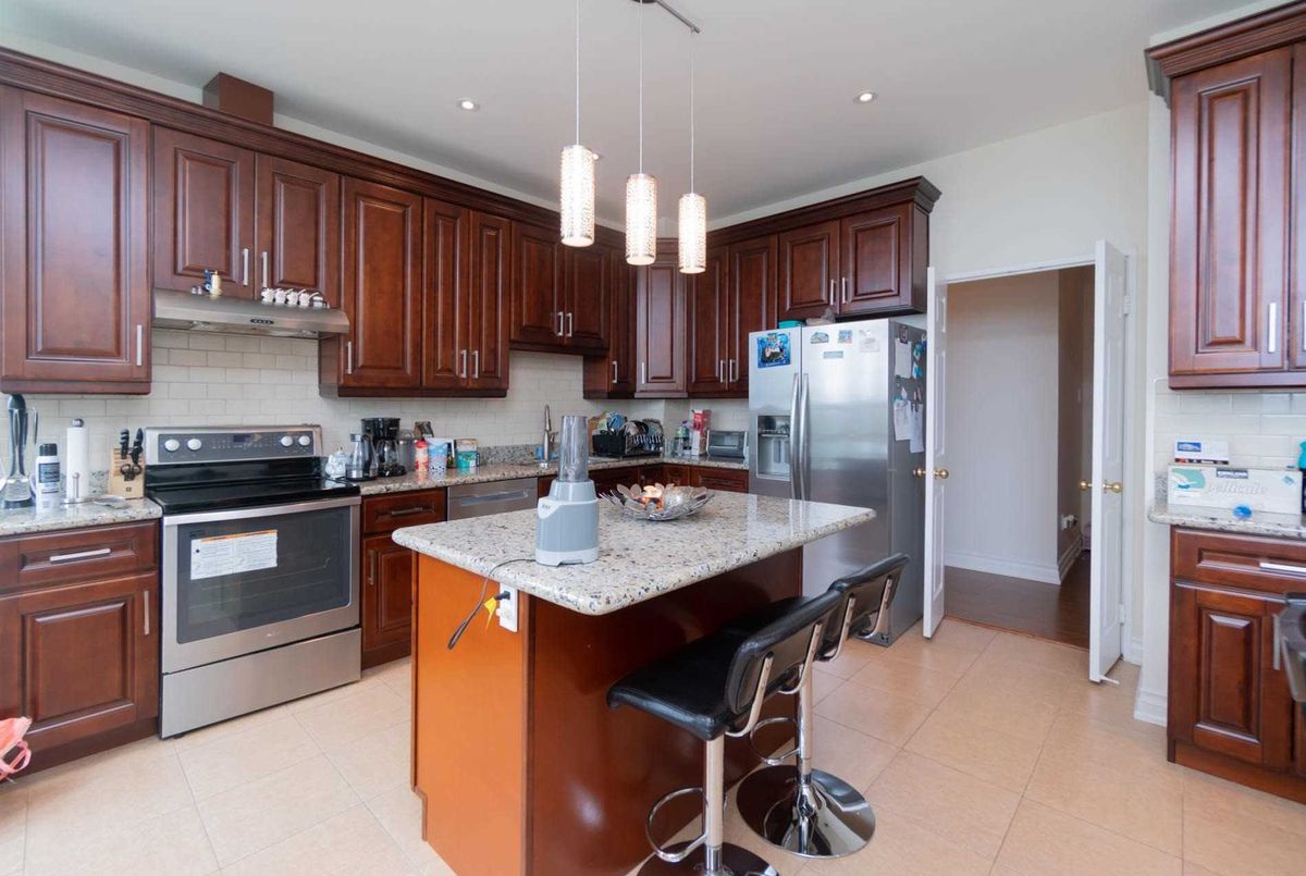 1516-7805 Bayview Ave 1516-7805 Bayview Ave Markham