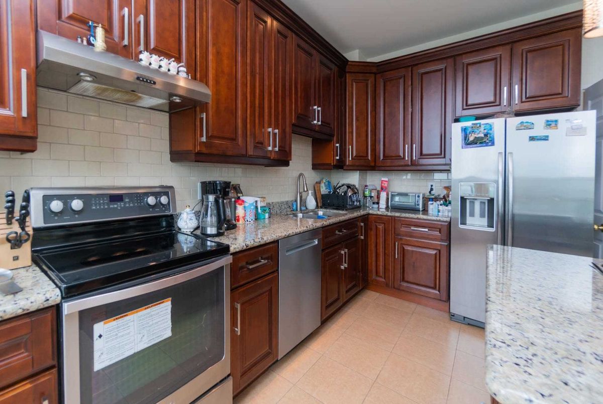 1516-7805 Bayview Ave 1516-7805 Bayview Ave Markham