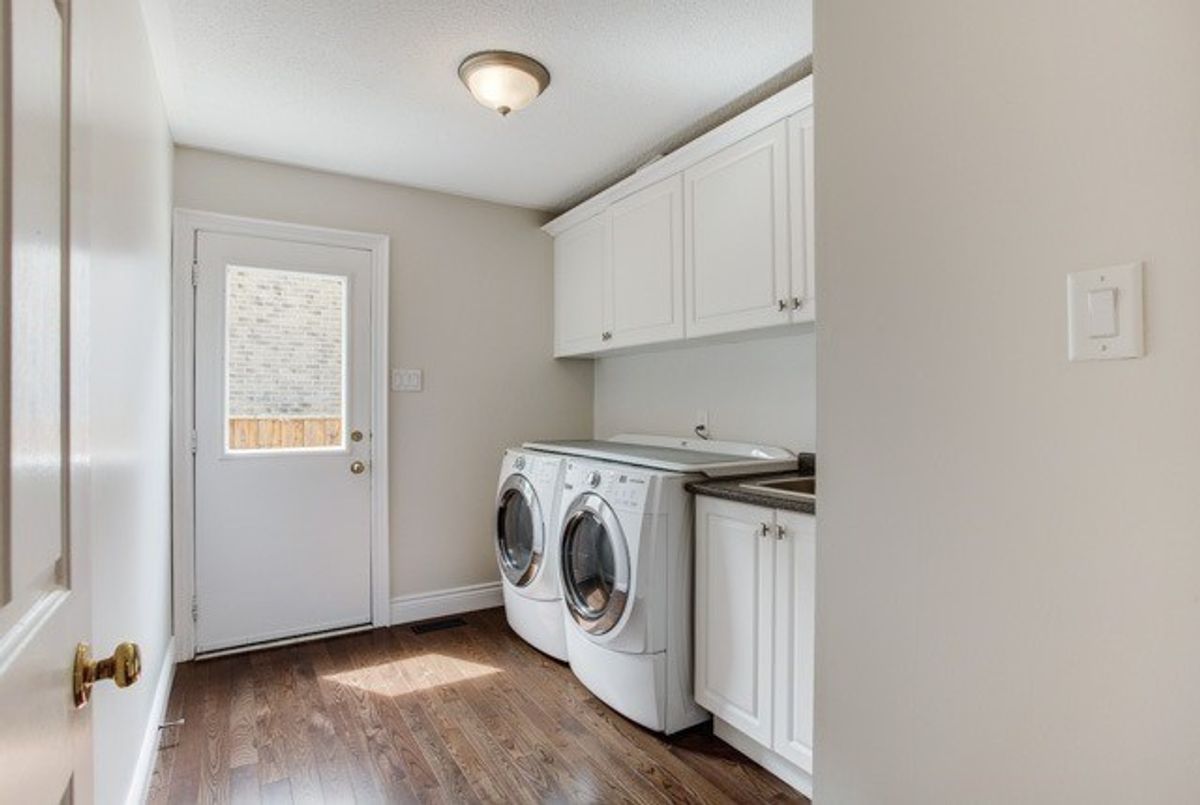 27 Bishopsbridge Cres 27 Bishopsbridge Cres Richmond Hill