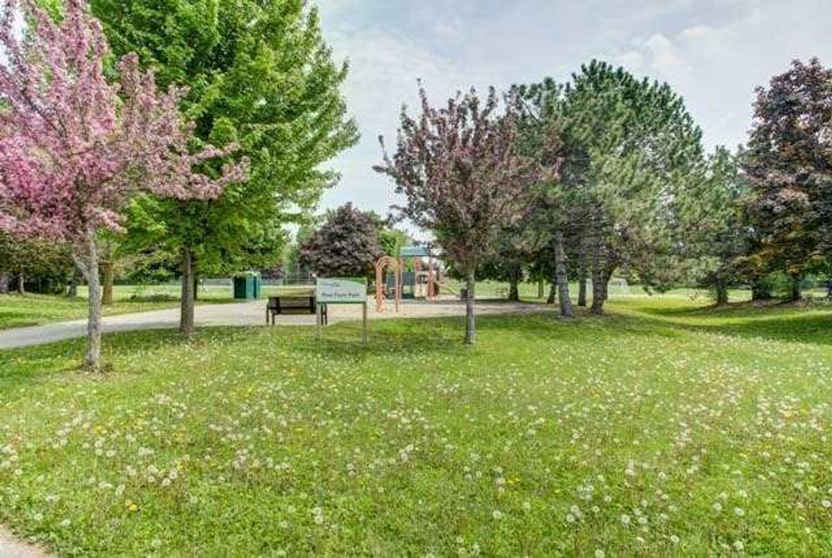 27 Bishopsbridge Cres 27 Bishopsbridge Cres Richmond Hill