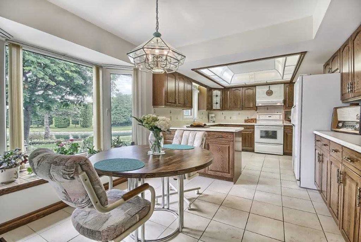 8 Peter Schneider Dr 8 Peter Schneider Dr East Gwillimbury