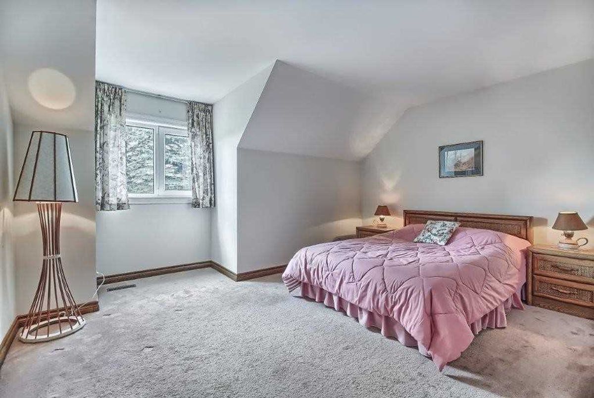 8 Peter Schneider Dr 8 Peter Schneider Dr East Gwillimbury