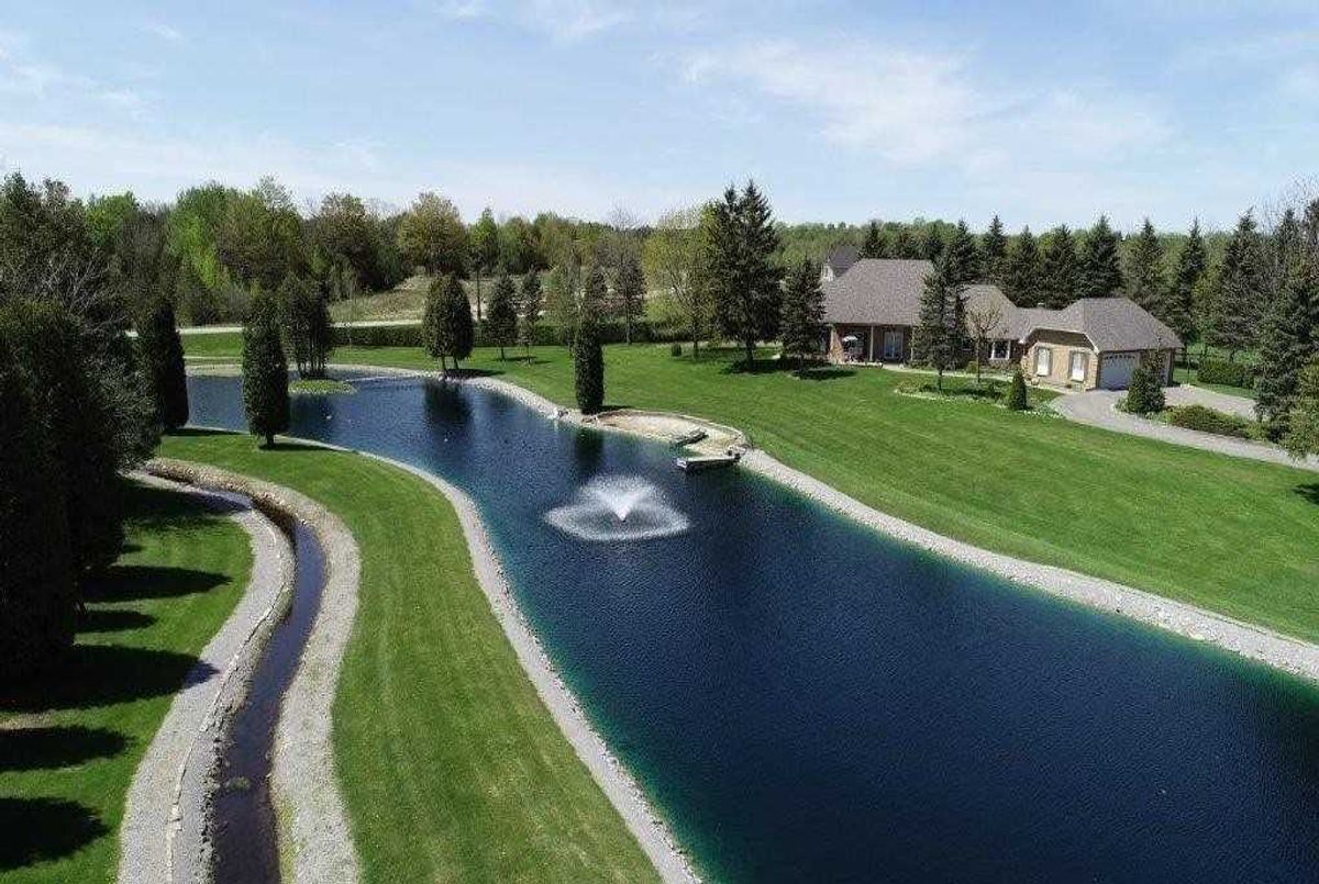 8 Peter Schneider Dr 8 Peter Schneider Dr East Gwillimbury