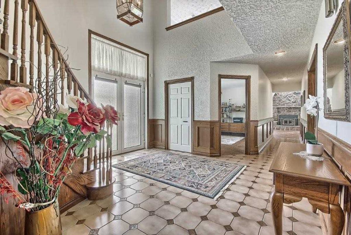 8 Peter Schneider Dr 8 Peter Schneider Dr East Gwillimbury