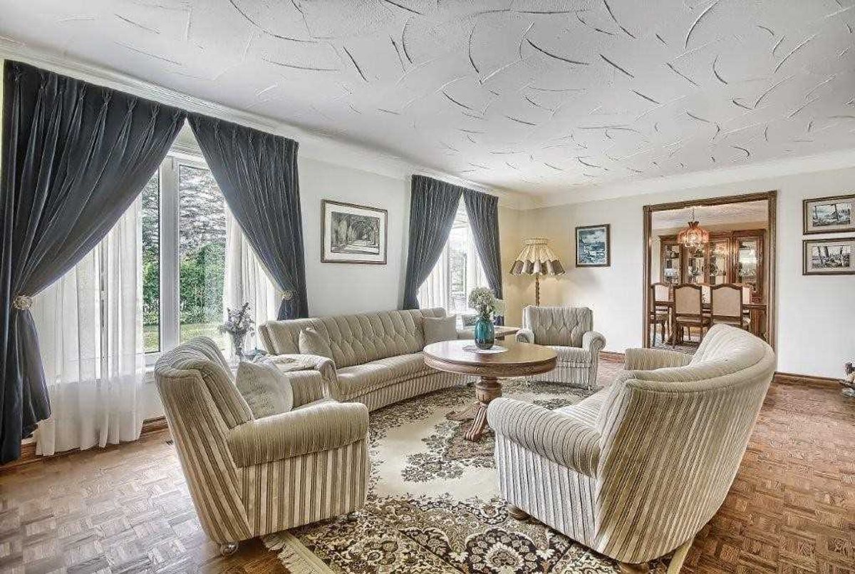 8 Peter Schneider Dr 8 Peter Schneider Dr East Gwillimbury