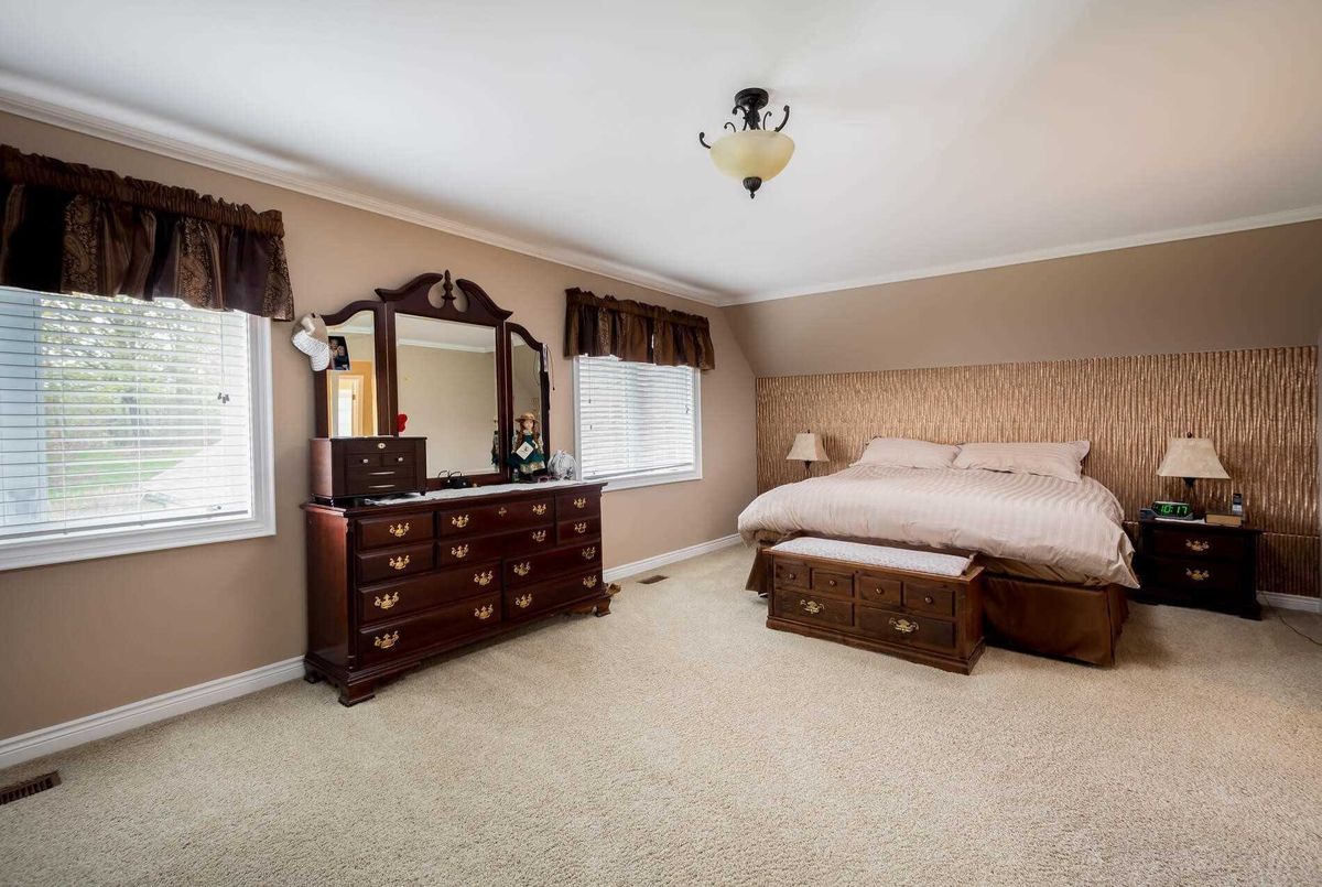 69 Armstrong Cres 69 Armstrong Cres King