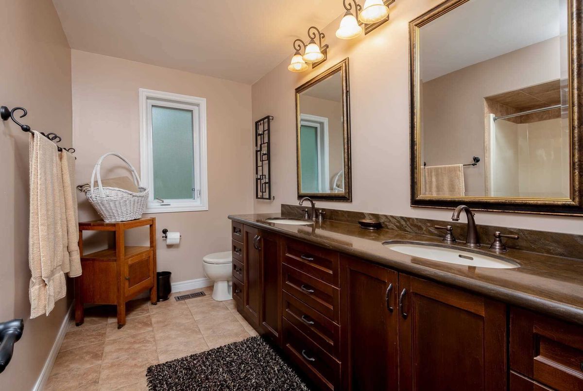 69 Armstrong Cres 69 Armstrong Cres King