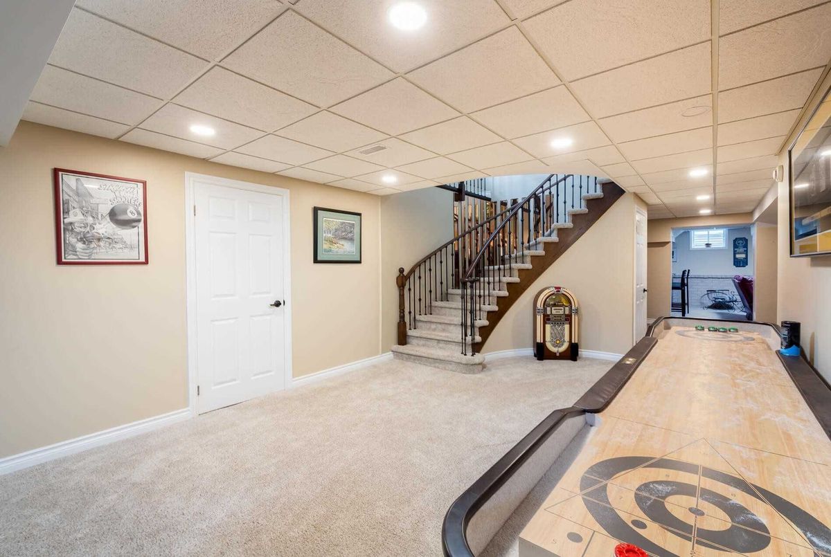 69 Armstrong Cres 69 Armstrong Cres King