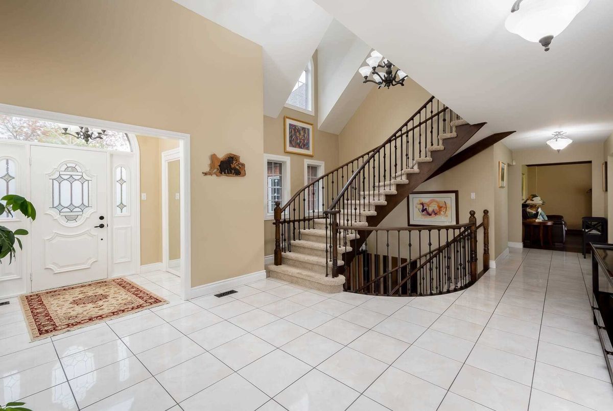 69 Armstrong Cres 69 Armstrong Cres King