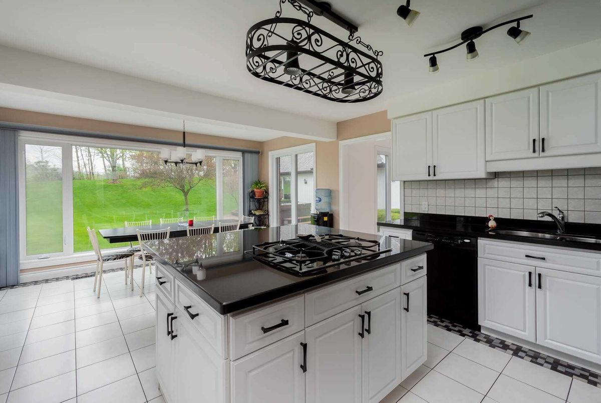 69 Armstrong Cres 69 Armstrong Cres King