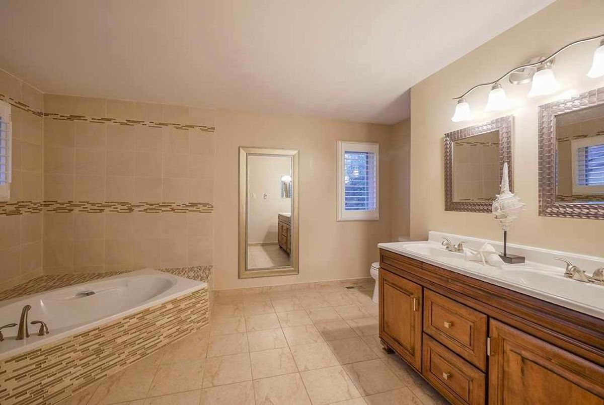 10 Macphail Crt 10 Macphail Crt Markham