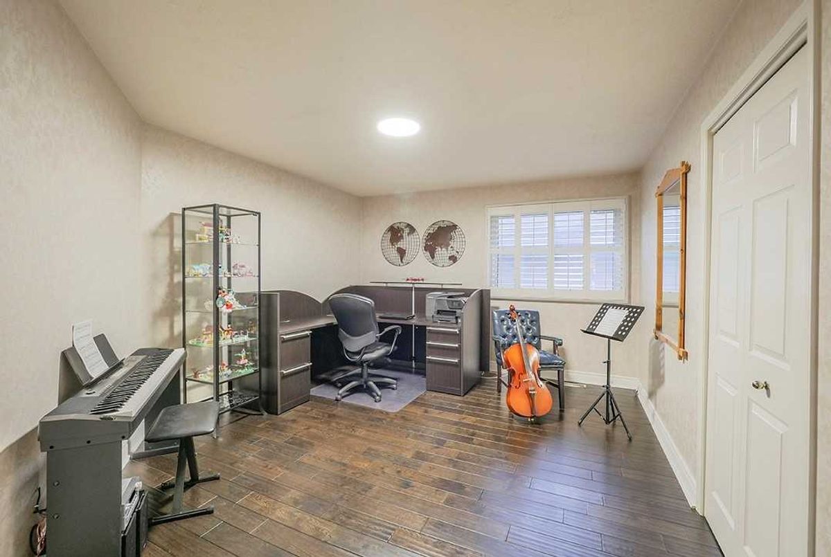 10 Macphail Crt 10 Macphail Crt Markham