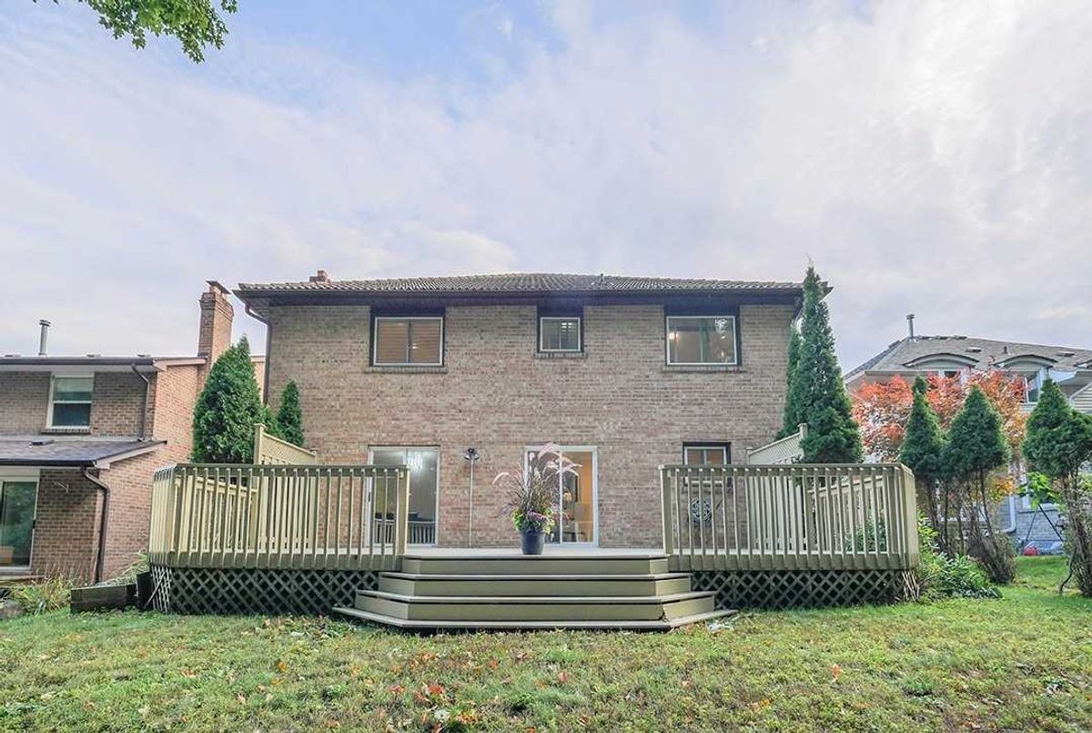 10 Macphail Crt 10 Macphail Crt Markham