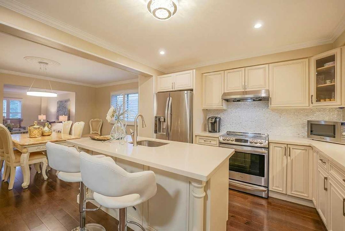 10 Macphail Crt 10 Macphail Crt Markham