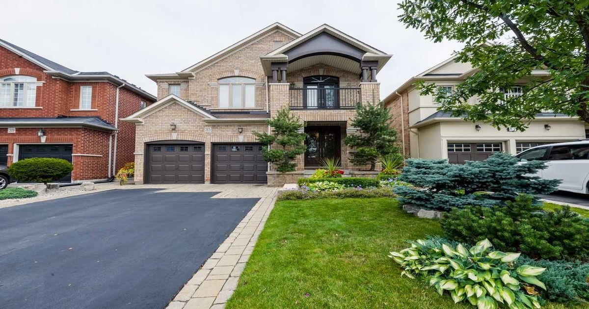 35 Featherwood Dr Vaughan