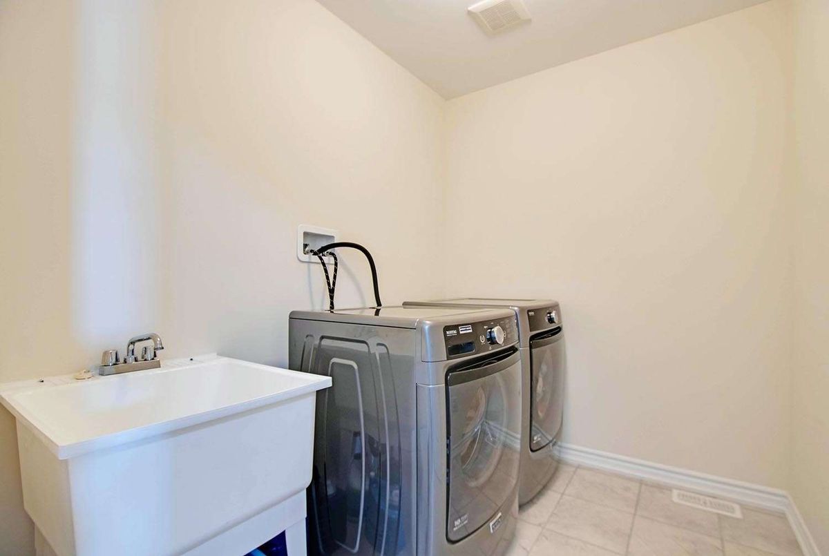 18 Faust Ridge Ave 18 Faust Ridge Ave Vaughan