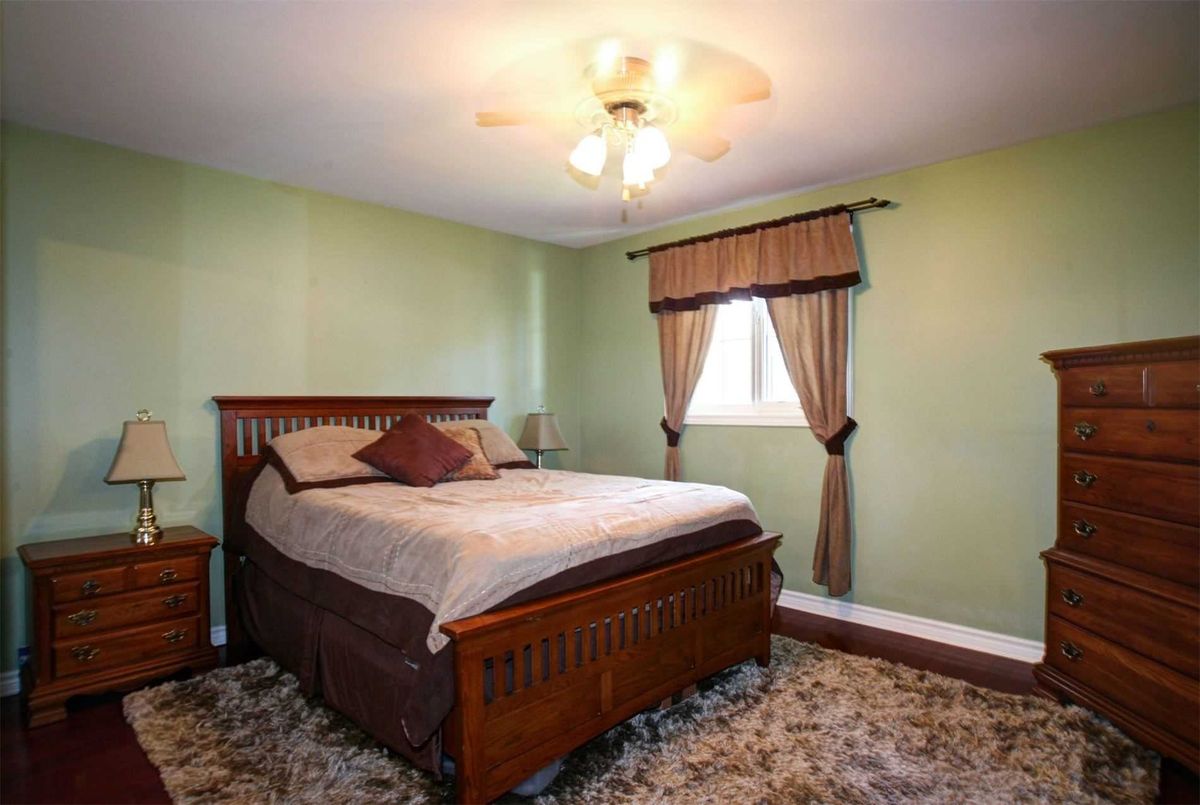927 Barry Ave 927 Barry Ave Innisfil