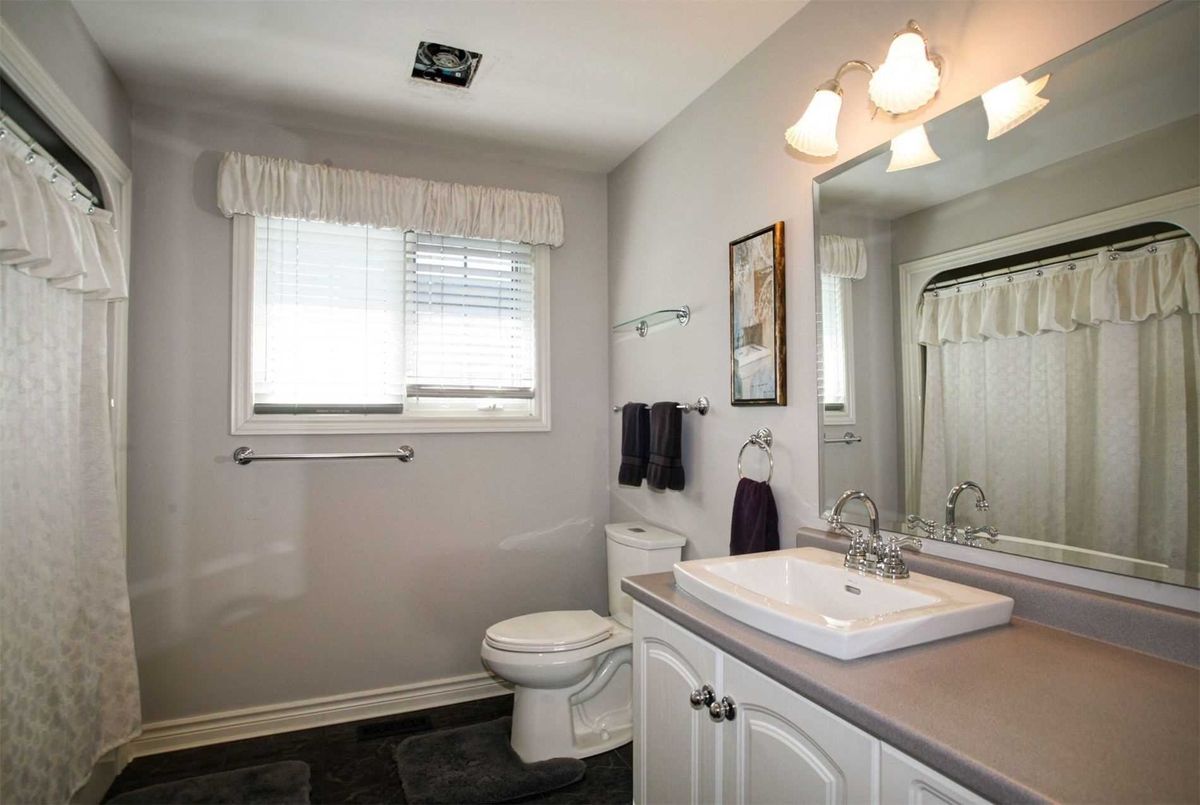 927 Barry Ave 927 Barry Ave Innisfil
