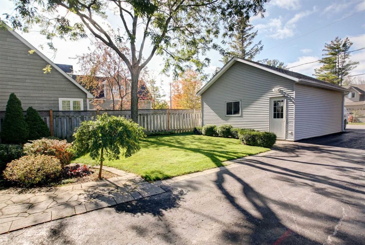 927 Barry Ave 927 Barry Ave Innisfil