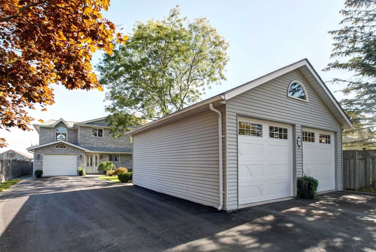 927 Barry Ave 927 Barry Ave Innisfil