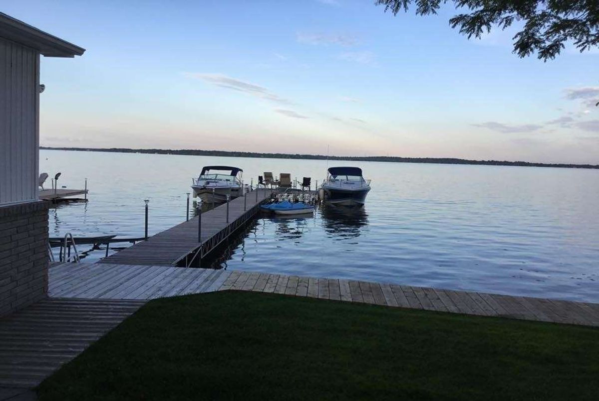 927 Barry Ave 927 Barry Ave Innisfil