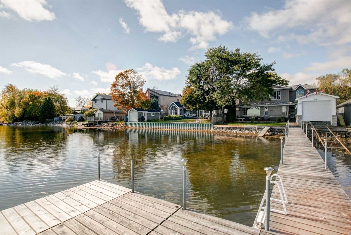 927 Barry Ave 927 Barry Ave Innisfil