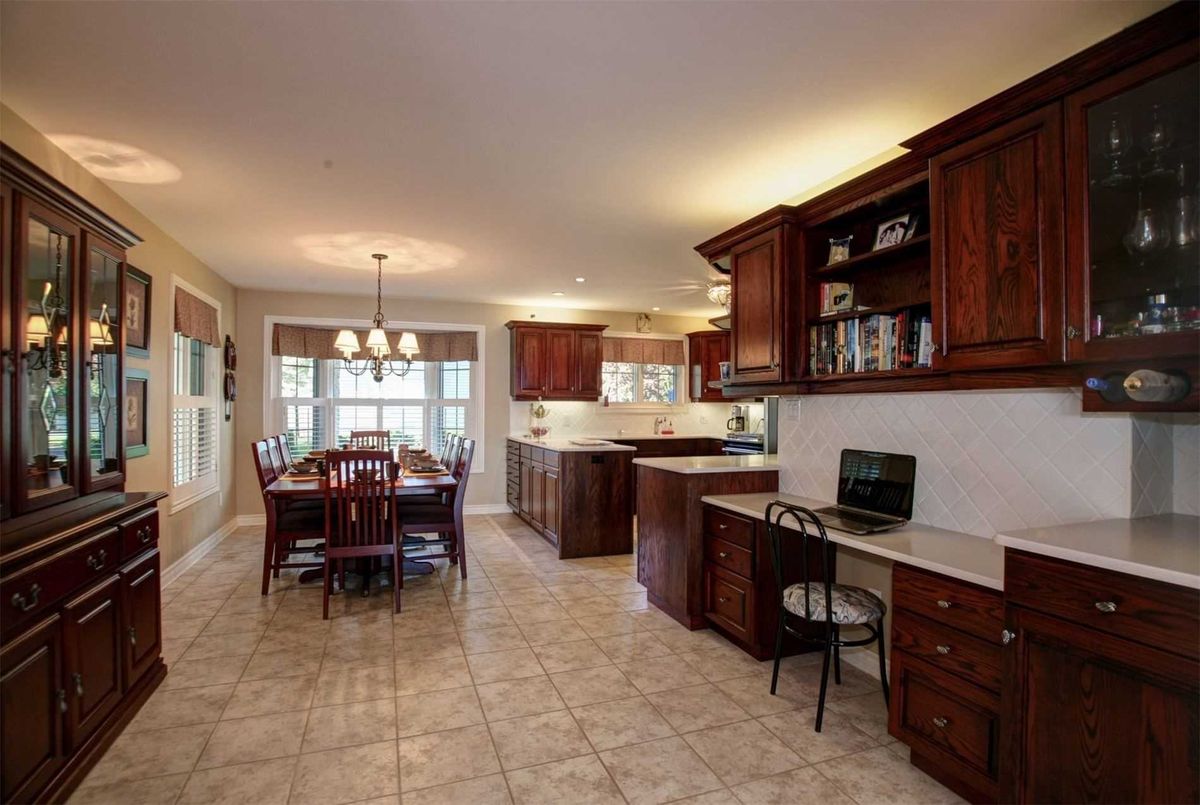 927 Barry Ave 927 Barry Ave Innisfil