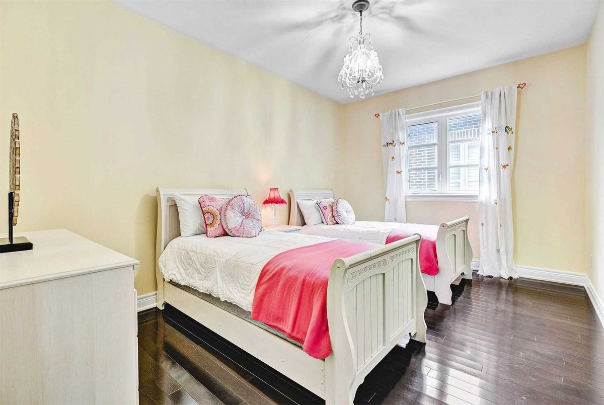 99 Vitlor Dr 99 Vitlor Dr Richmond Hill