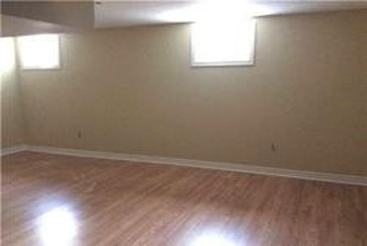 Bsmt-3 Magani Ave Bsmt-3 Magani Ave Bradford West Gwillimbury