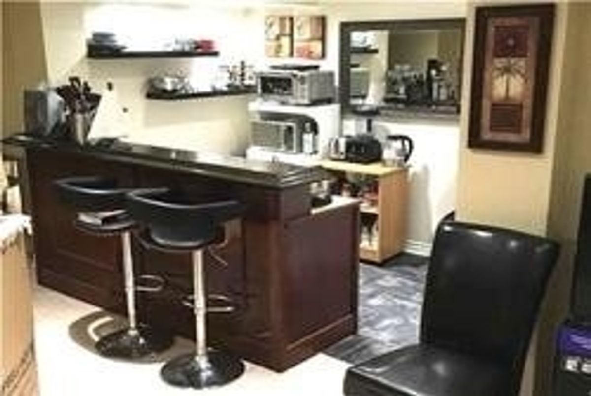 Bsmt-3 Magani Ave Bsmt-3 Magani Ave Bradford West Gwillimbury